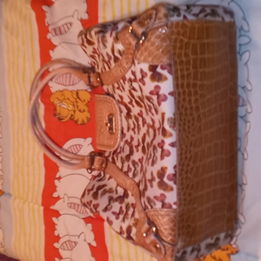 Liz Claiborne, Big & Roomy,Butterfly Purse with Butterscotch Reptilian-Like Trim - Picture 12 of 15